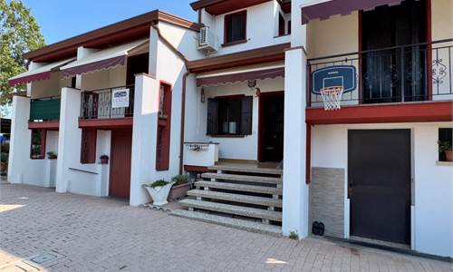 CASA OTTAVA PRESA CON GARAGE 